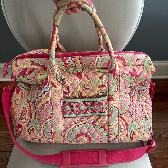 Vera Bradley Handbags - Vera Bradley “Capri Melon” Travel Bag 🍉